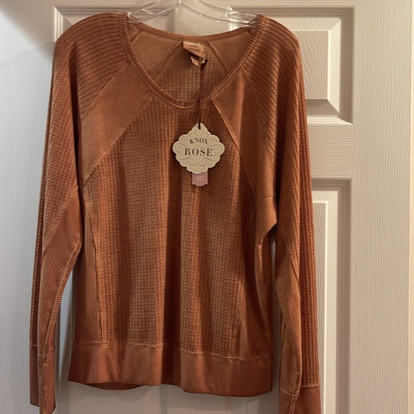 Women long sleeve blouse tan color - Picture 2 of 6